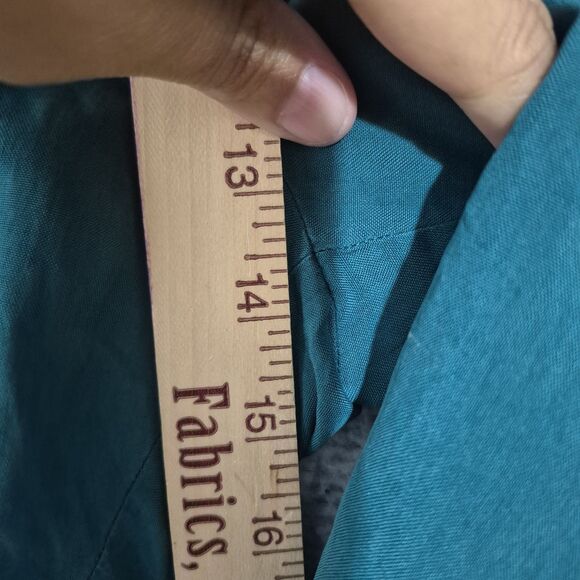 GO SILK Women's 100% Silk Green Pleated Shorts 40 Medium - Picture 6 of 9